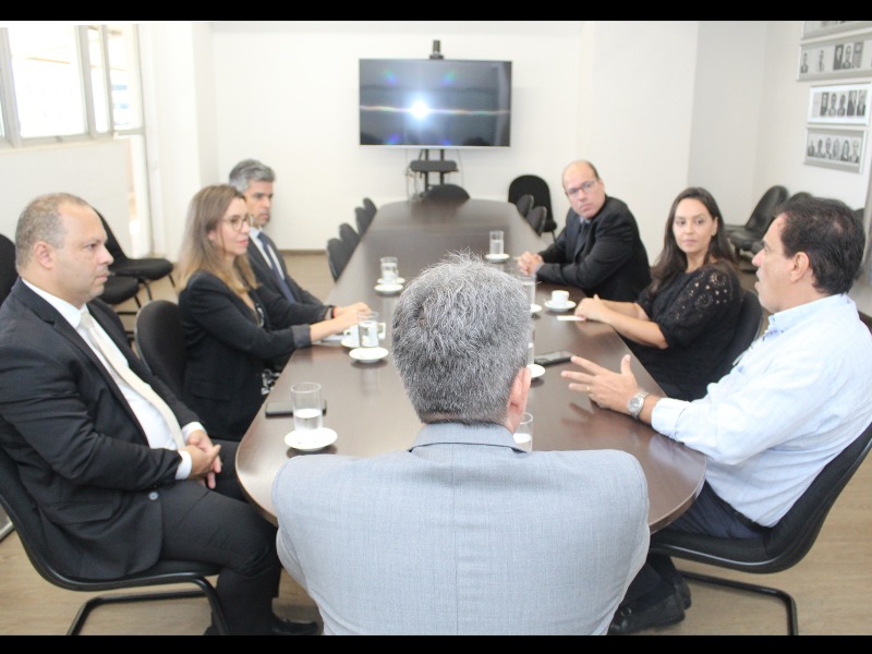 AGE-MG recebe a visita de cortesia do presidente da Fundação Ezequiel Dias
