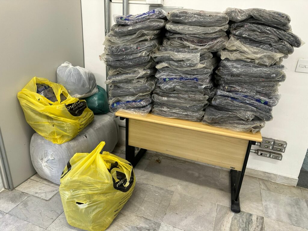 Comitê de Voluntariado da AGE-MG arrecada  mais de 100 cobertores e dezenas de agasalhos 1