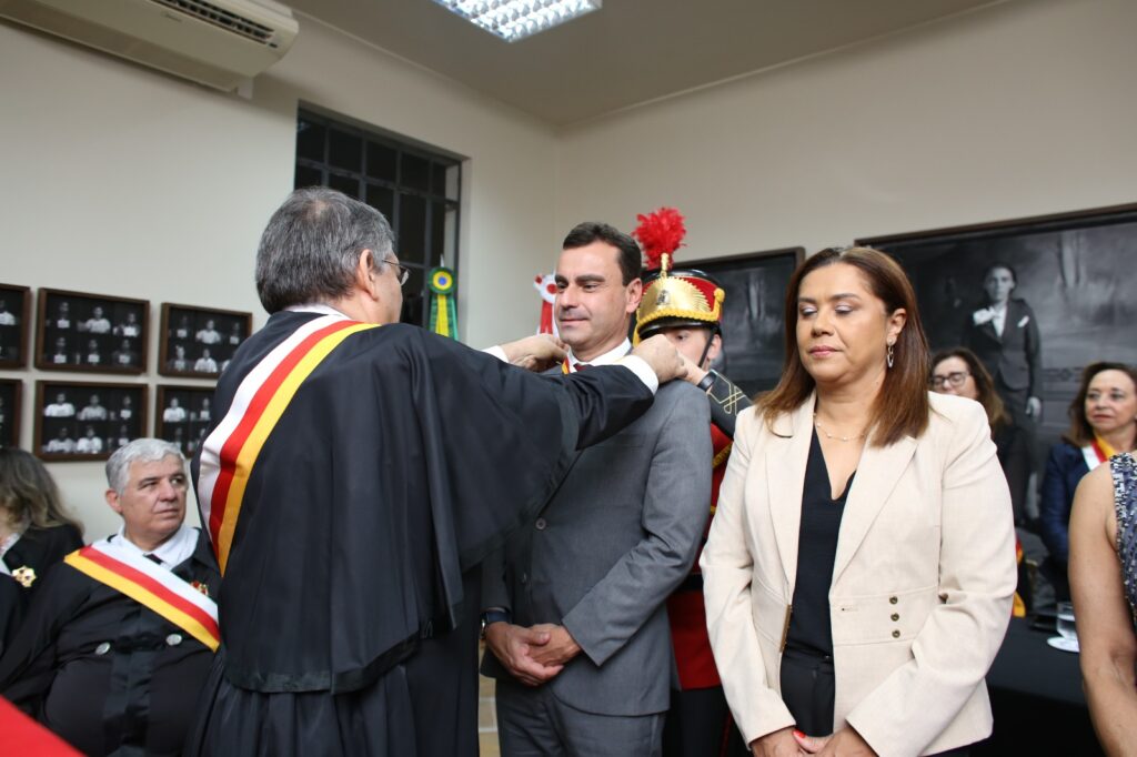 Advogado-geral adjunto para o contencioso é homenageado com a Medalha do Mérito do TRT da 3ª Região