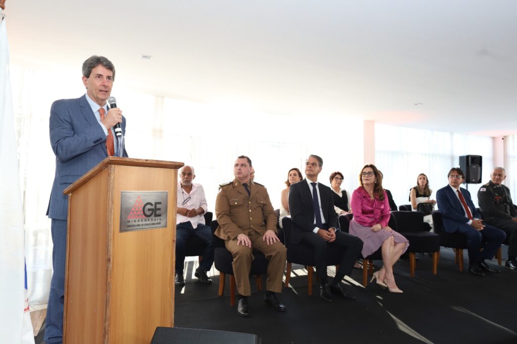 AGE-MG reforça compromisso com os mineiros durante a entrega de sua Medalha do Mérito