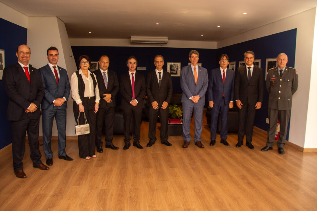 Confira as fotos da solenidade de entrega da Medalha do Mérito da AGE-MG 183