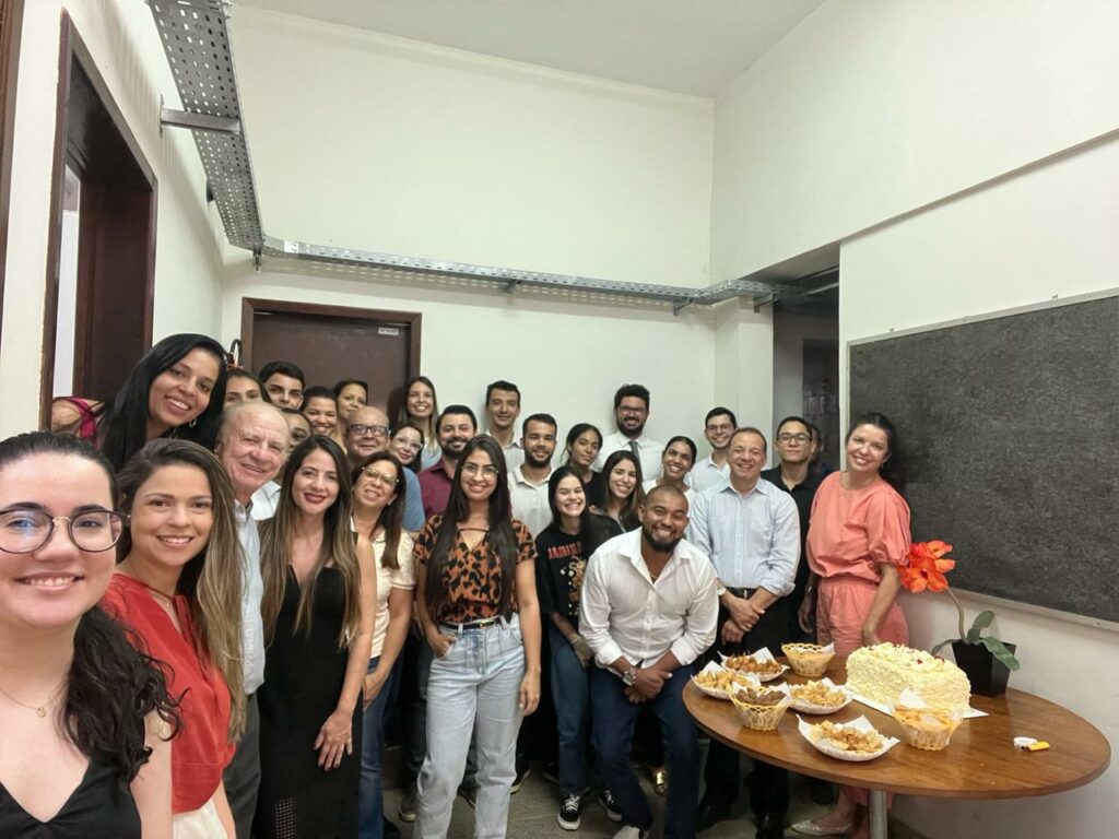 ARE Montes Claros recebe visita de seu ex-advogado regiona