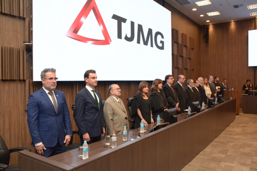 AGE-MG prestigia posse de 64 juízes e juízas em sessão solene no TJMG