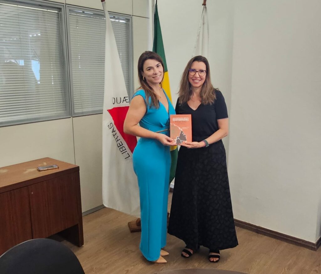 AGE-MG recebe a visita de cortesia da presidente do Instituto Brasileiro de Direito Administrativo