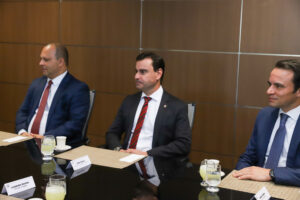 Governador recebe o advogado-geral e os procuradores responsáveis pela elaboração jurídica do Novo Acordo de Mariana